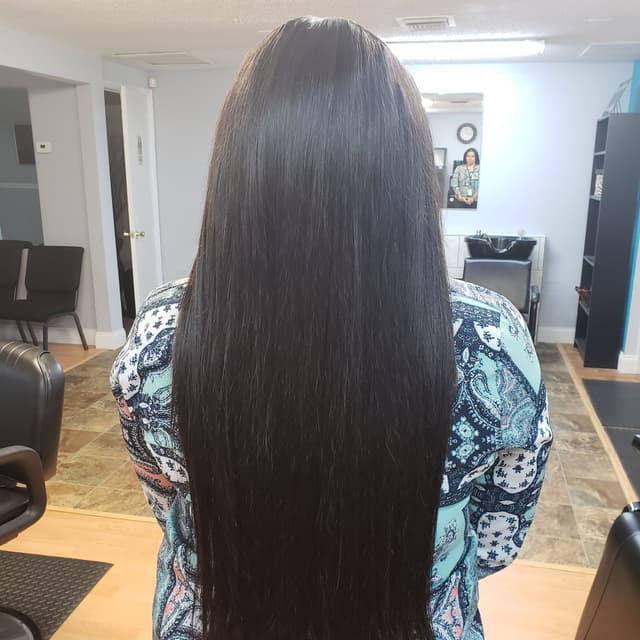 Crown Experience 22" Luxury Sew-In at Glam Dollz Studio LLC in Orlando, FL